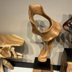 Art sculpture on metal base 002