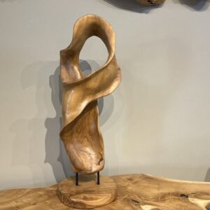 Art sculpture on wooden base 001