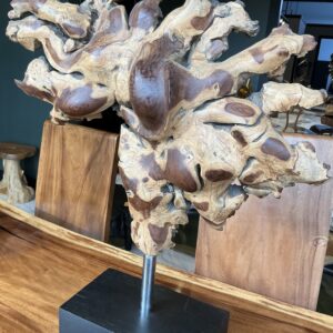 Art sculpture with wooden base 008